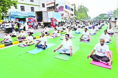 నిత్య యోగాచరణతో రోగాలు దూరం 