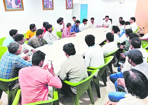 విద్యార్థుల జీవితాలతో ఆడుకుంటున్న కూటమి ప్రభుత్వం 