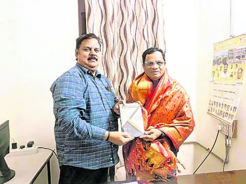 ఏయూ మీడియా అసోసియేట్‌ డీన్‌గా సాల్మన్‌ బెన్నీ 
