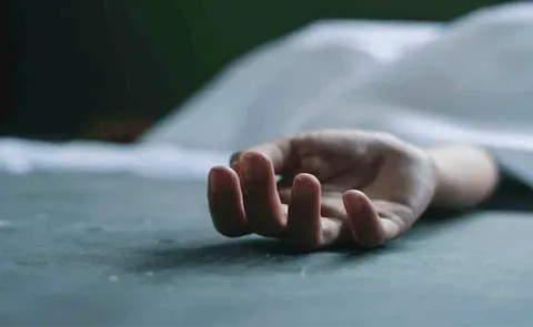 Husband Commits Suicide After Assassition Wife In Visakhapatnam