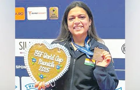 Bronze for Sift Kaur in World Cup Shooting Tournament7