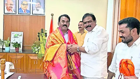 ఇన్‌చార్జి మంత్రిని కలిసిన ఎమ్మెల్యేలు