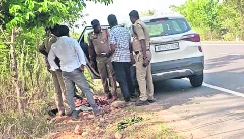  రూ.4.50 కోట్లతో ఉడాయింపు 