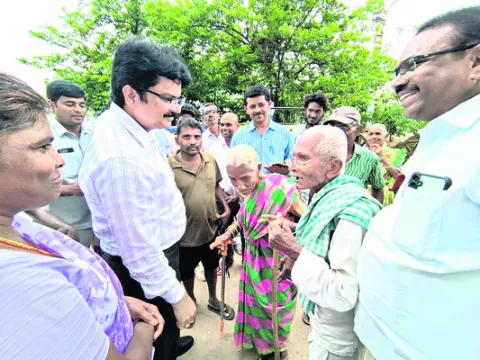 భూ భారతితో సమస్యలు పరిష్కారం