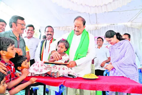 అభివృద్ధిలో ఆదర్శంగా తీర్చిదిద్దుతా..