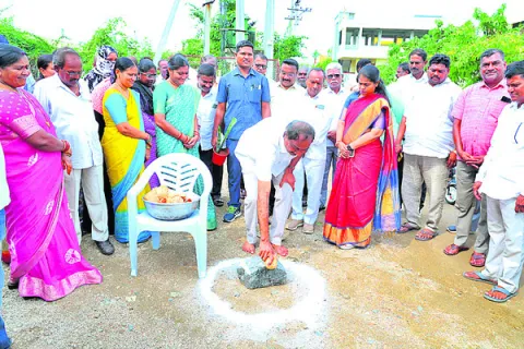నాణ్యతతో కూడిన పనులు చేపట్టాలి