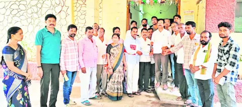 బాధితులకు నష్టపరిహారం చెల్లించాలి