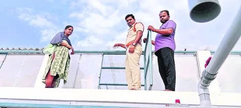 హేచరీ యాజమాన్యంపై కేసు
