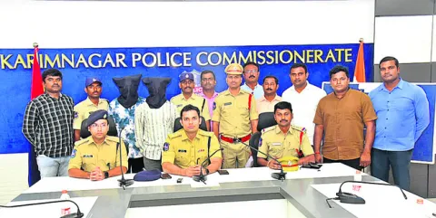 తాళం వేసిన ఇళ్లే టార్గెట్‌
