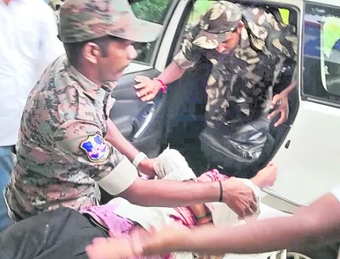 మానవత్వం చాటుకున్న ఎస్పీ 
