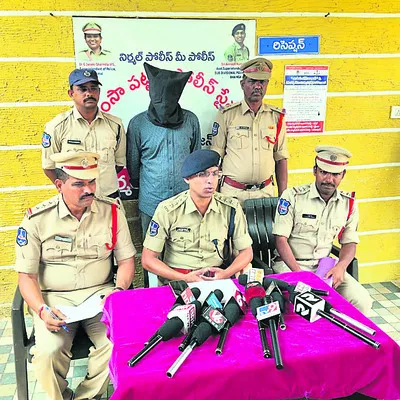రైతులను మోసగించిన వ్యక్తి అరెస్ట్‌