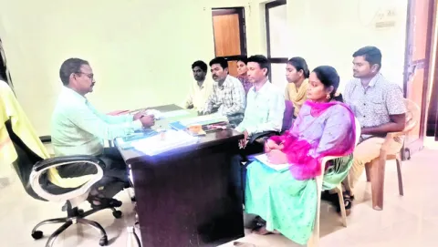 ఆధార్‌ సీడింగ్‌ పూర్తి చేయాలి 