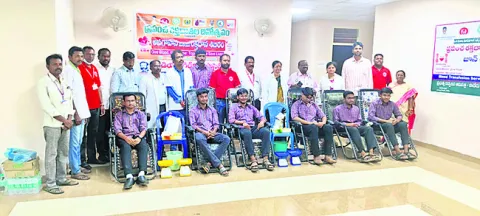 వైద్య విద్యార్థుల రక్తదానం 