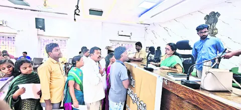సమస్యలు త్వరితగతిన పరిష్కరించాలి

