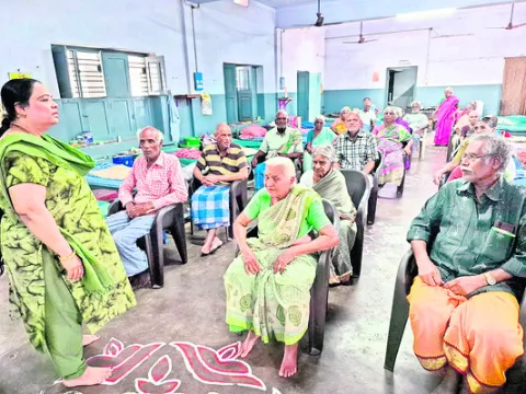 వయోవృద్ధులను పట్టించుకోకుంటే కేసులే 
