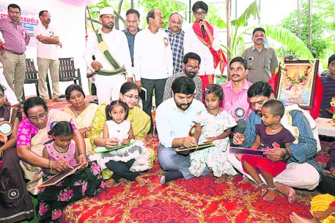 బడీడు పిల్లలను పాఠశాలల్లో చేర్పించాలి