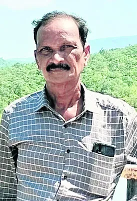 బాత్‌రూమ్‌లో జారిపడి ఉపాధ్యాయుడు మృతి