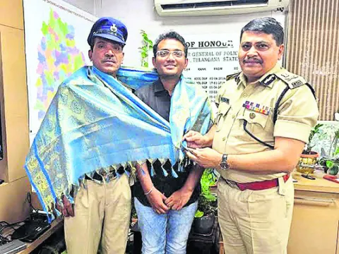 అనుక్షణం అండగా నిలిచారు..