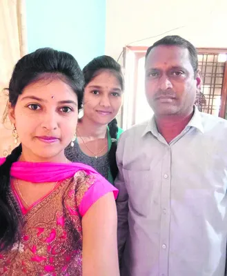 ఒకరు ఎంబీఏ.. మరొకరు ఎంఎస్‌