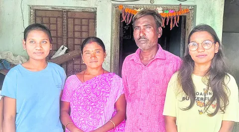 నాన్న రెక్కల కష్టం.. కూతుళ్ల చదువులకే..