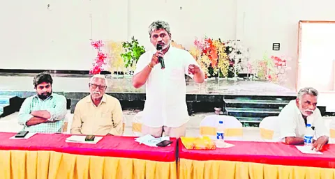చేనేత రంగాన్ని విస్మరించిన ప్రభుత్వం