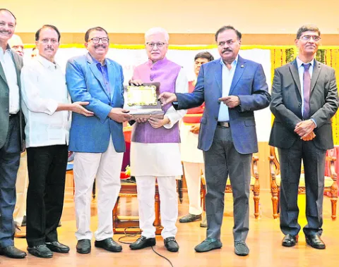 రెడ్‌క్రాస్‌ సంస్థకు ఏడు అవార్డులు