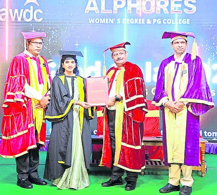 తల్లిదండ్రుల కలలను సాకారం చేయాలి