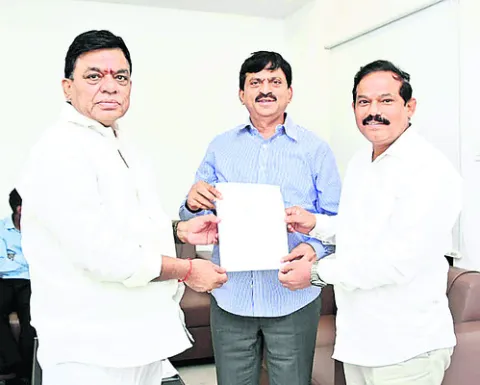 మానుకోట నియోజకవర్గానికి వెయ్యి ఇందిరమ్మ ఇళ్లు