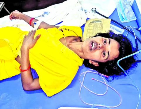 తల్లి, కుమార్తె ఆత్మహత్యాయత్నం 