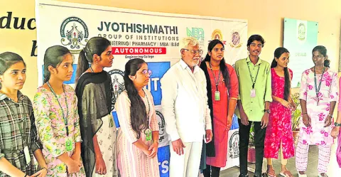 ‘జ్యోతిష్మతి’ విద్యార్థులకు కార్పొరేట్‌ ఉద్యోగాలు