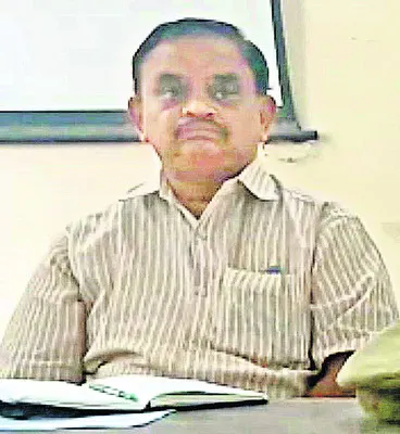 మంత్రి సవిత  బాధిత తహసీల్దార్‌ బదిలీ 
