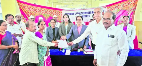 లోక్‌అదాలత్‌లో 3013 కేసులు పరిష్కారం 