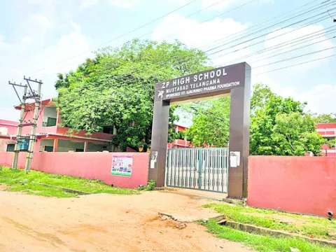 సర్కార్‌ బడి..సేవకుల గుడి