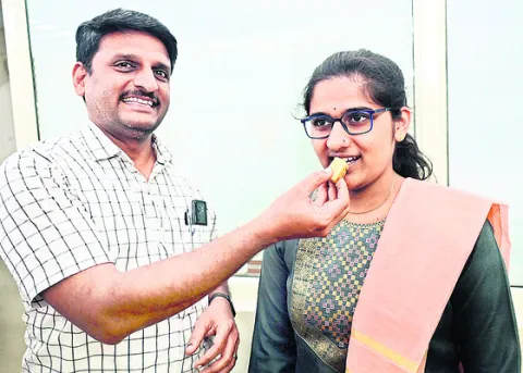 నీట్‌లో విద్యార్థుల ప్రతిభ