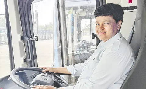 Saritha Record as the first woman RTC driver in Telangana