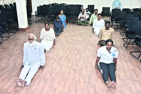 యోగాంధ్రలో అందరూ భాగస్వాములు కావాలి 