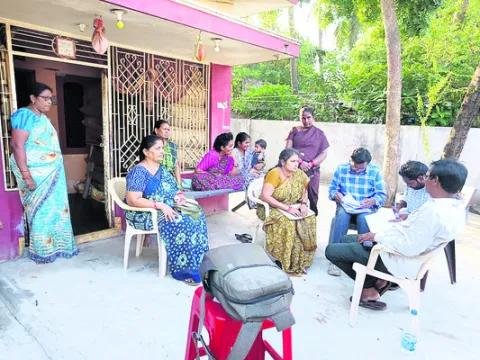 డ్వాక్రా గ్రూపుల్లో అవినీతి 
