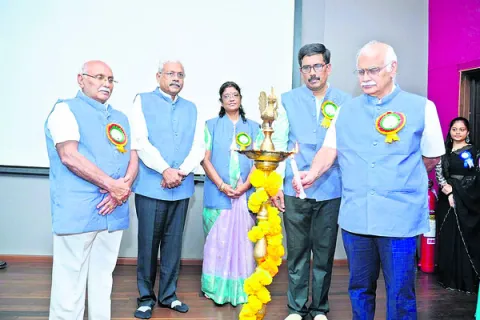 ఘనంగా గ్రాడ్యుయేషన్‌ డే