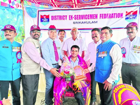 మేజర్‌ రామ్‌గోపాల్‌నాయుడుకు సత్కారం