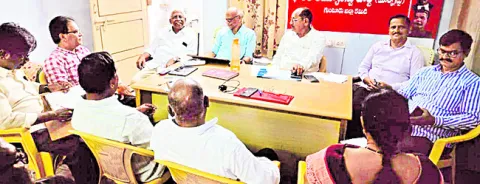 19న అన్ని ఆర్టీసీ డిపోలలో కార్మికుల ధర్నాలు 