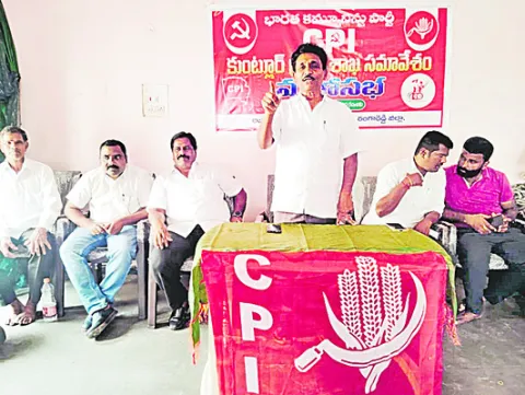 ఆర్థిక ఇబ్బందులు తాళలేక..