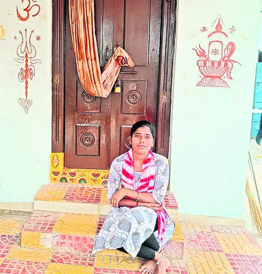  వివాహితను ఇంటినుంచి వెళ్లగొట్టిన కుటుంబీకులు.. 