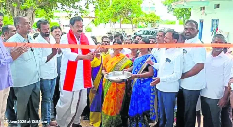పలు గ్రామాల్లో ఎమ్మెల్యే పర్యటన
