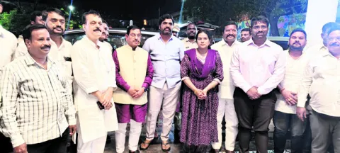 మంత్రాలయంలో కేంద్ర మంత్రి ప్రహ్లాద్‌ జోషి