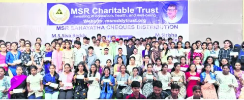 లక్ష్యాన్ని ఎంచుకుని ముందుకు సాగాలి