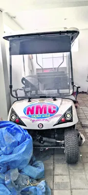 మూలకు చేరిన బగ్గీ వాహనం 