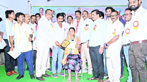 చదువుతోనే మంచి భవిష్యత్తు 