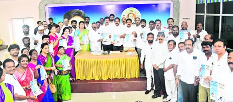 ఏడాది పాలనతో అంతా మోసమే..!