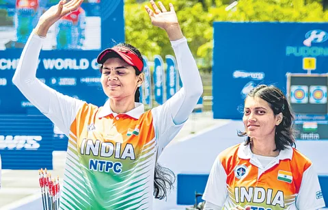 Jyothi Surekha and Chikita for World Archery Championships5