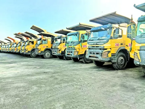 ఓసీ–3లో నిలిచిన పనులు